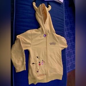 Pokémon Pikachu Zip Up Hoodie for kids, size Youth Medium